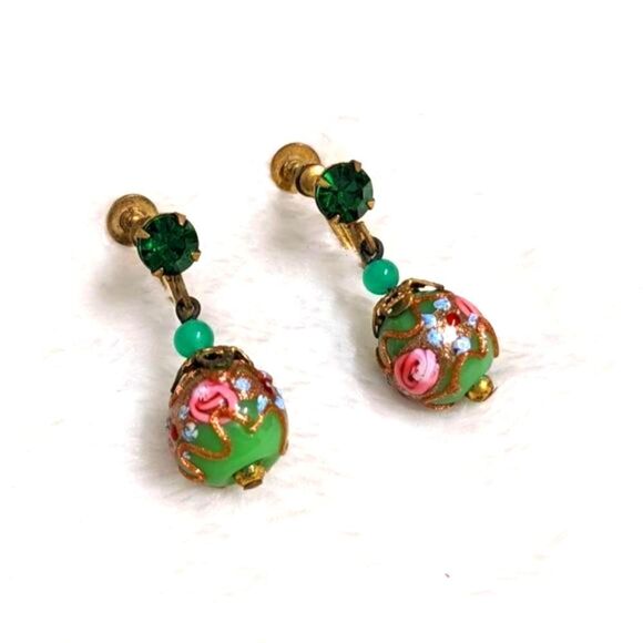Vintage 1920's Hand Painted Green Glass Bead Screw Back Earrings - Picture 4 of 9